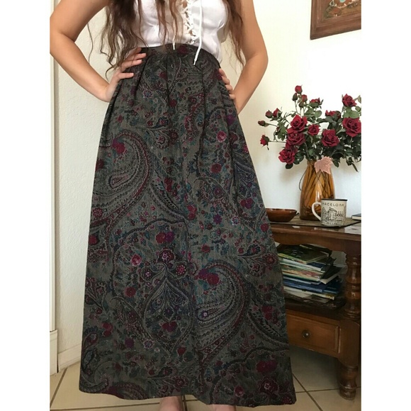 Vintage Dresses & Skirts - VTG 100% Wool Skirt